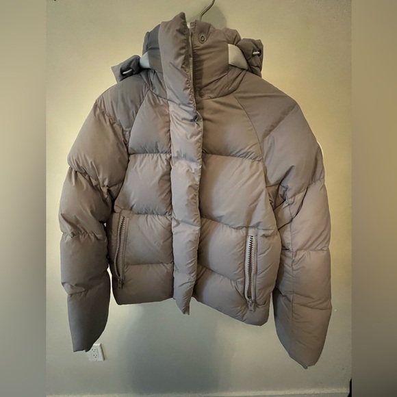 Canada Goose Junction Parker in Moonstone Gray - Picture 3 of 8